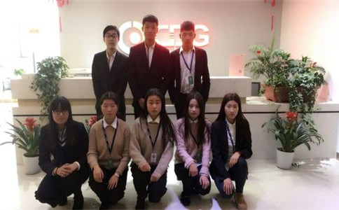 服裝設(shè)計(jì)專業(yè)崗位就業(yè)合影